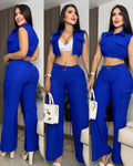 Pantalón Cargo, Top Cruzado Y Chaleco