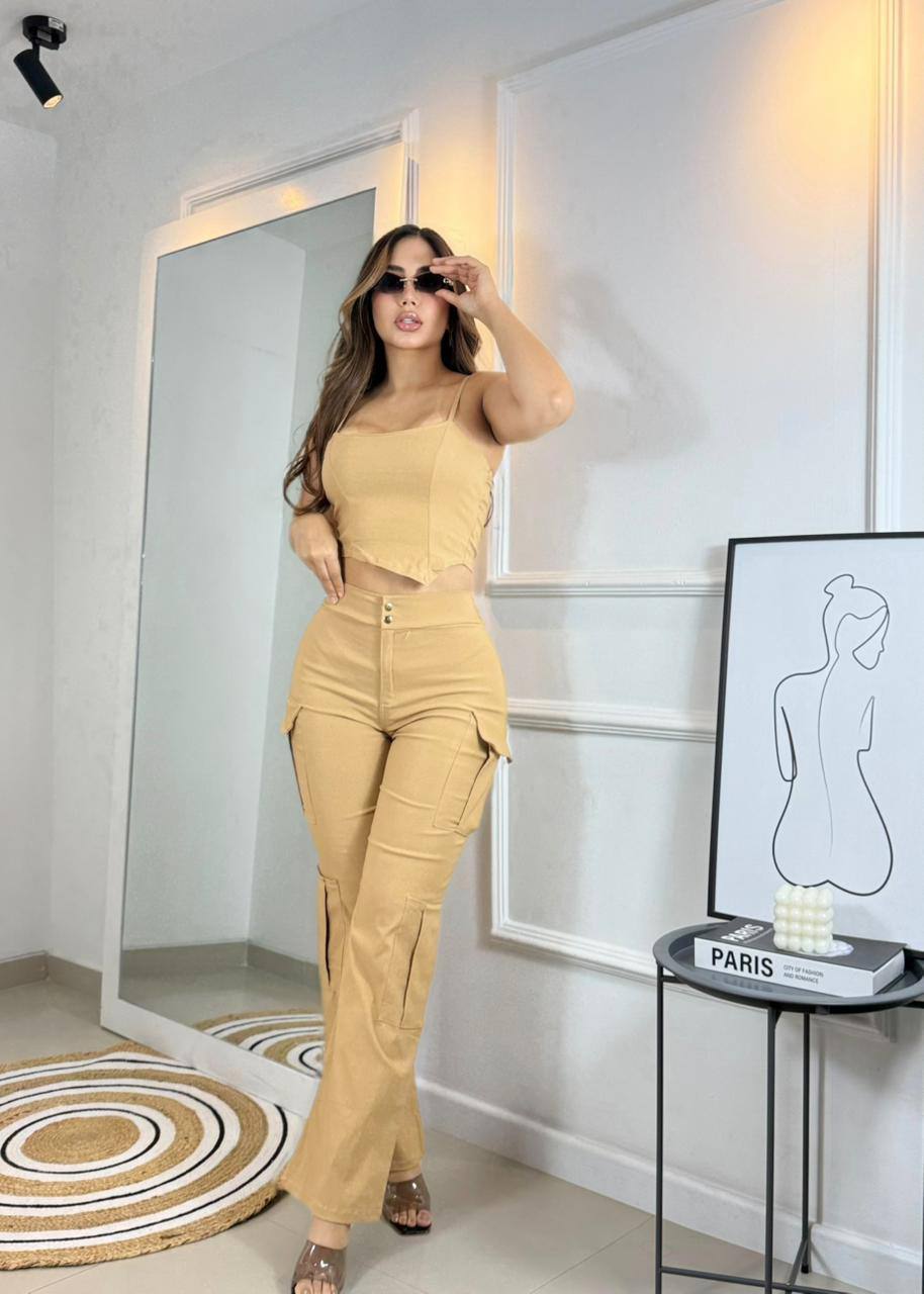 Conjunto pantalón y blusa